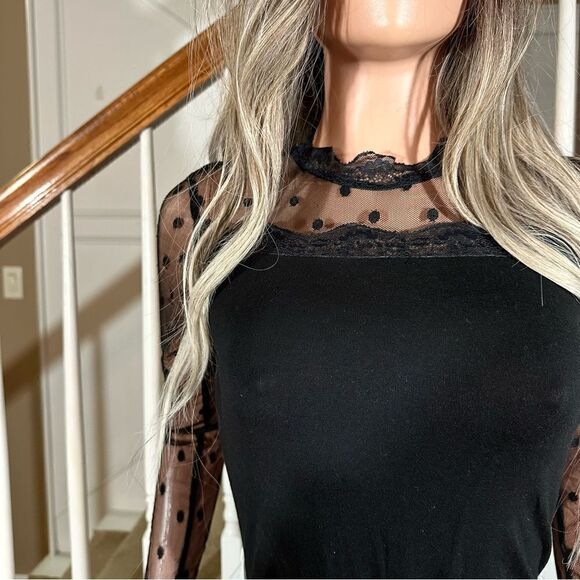 Fitted black lace polka dot sleeve top - Picture 2 of 8